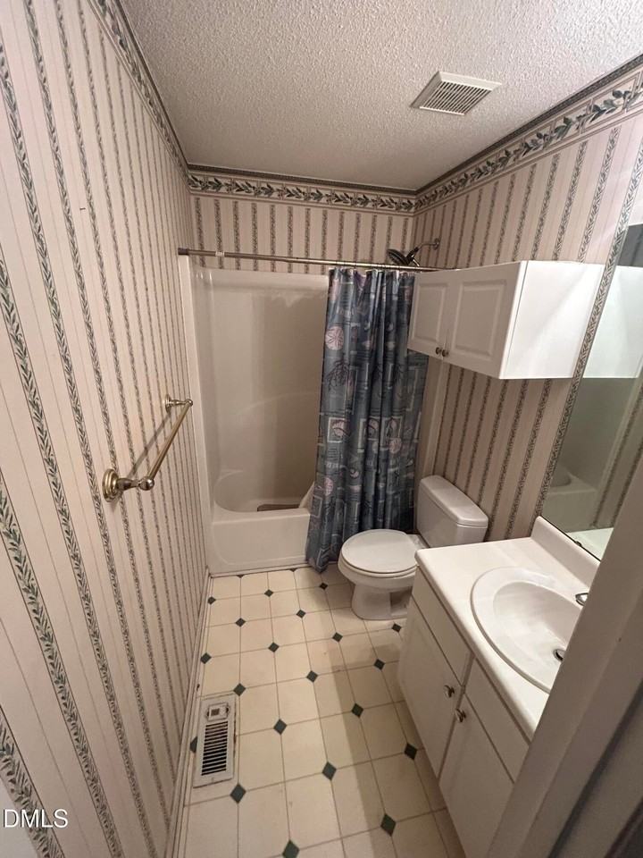 1506 Oakland Hills Way - Photo 5 of 13