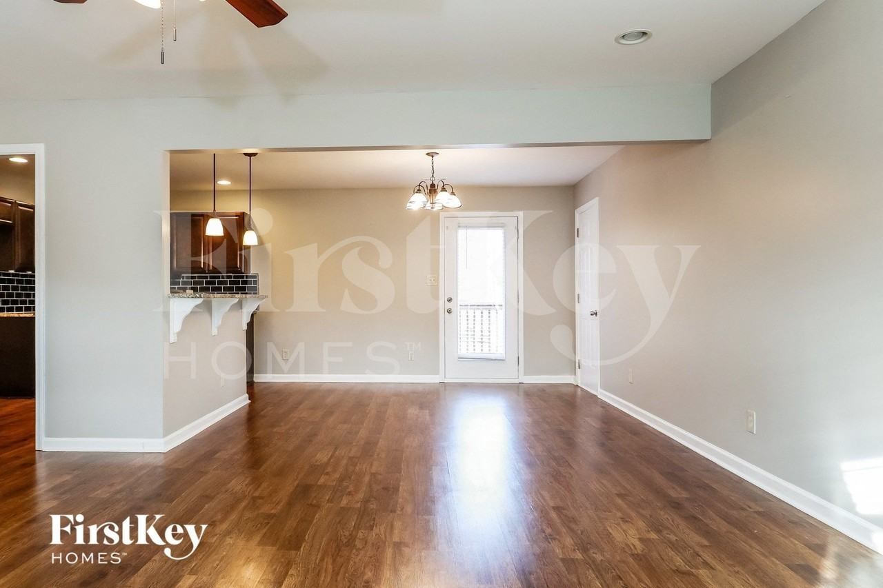 66 Clifton Dr - Photo 3 of 15