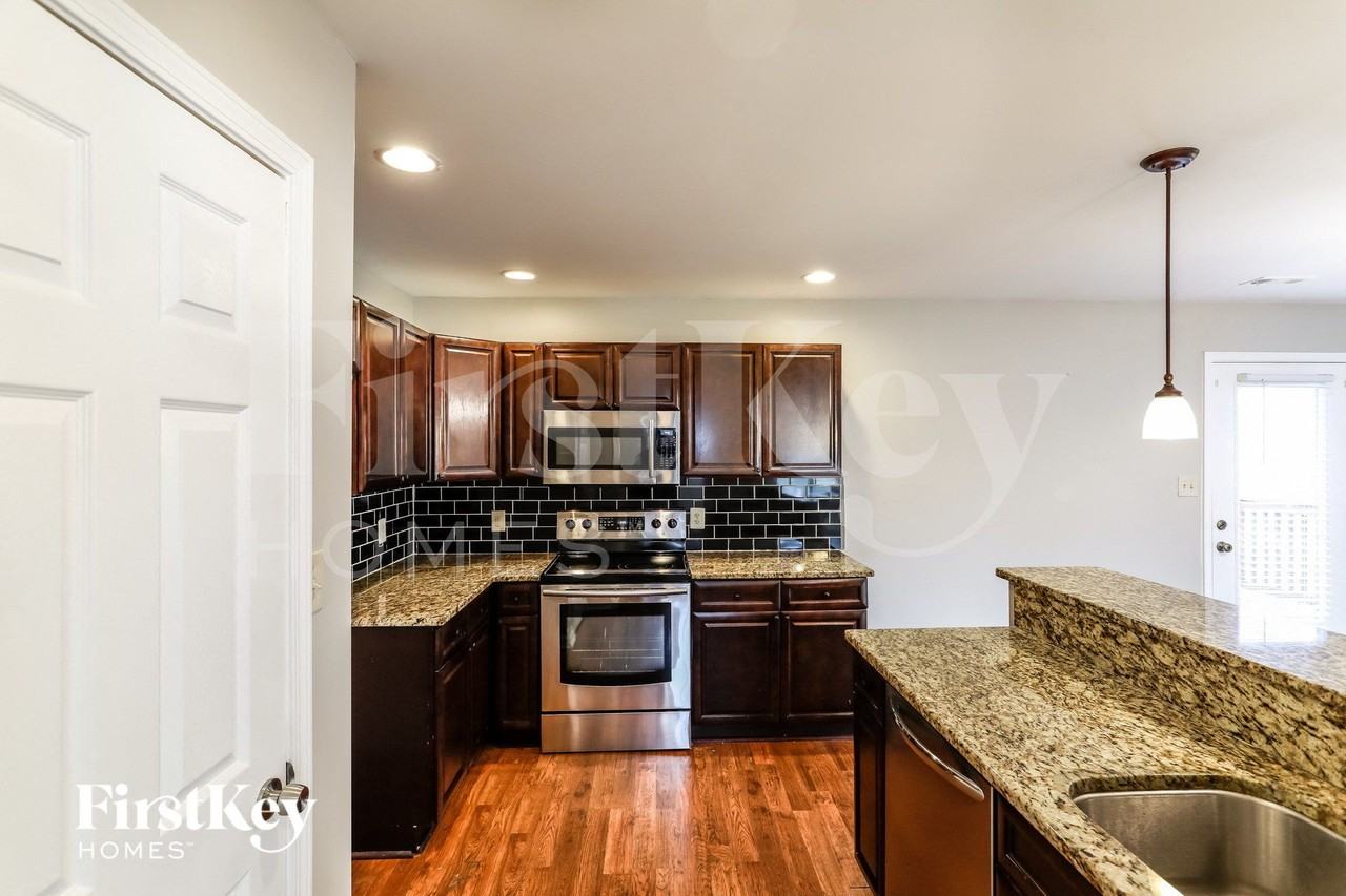 66 Clifton Dr - Photo 6 of 15