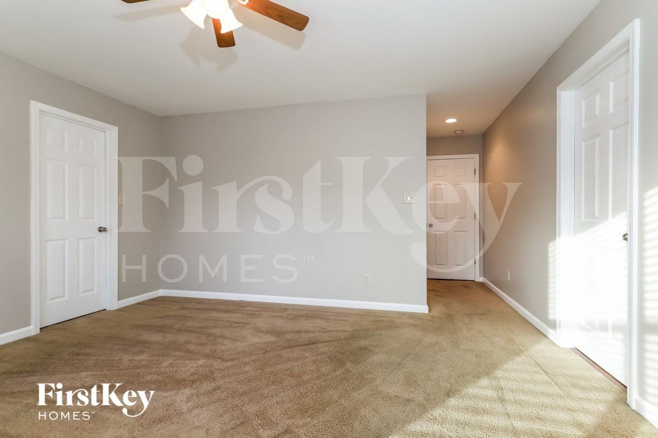 66 Clifton Dr - Photo 7 of 15