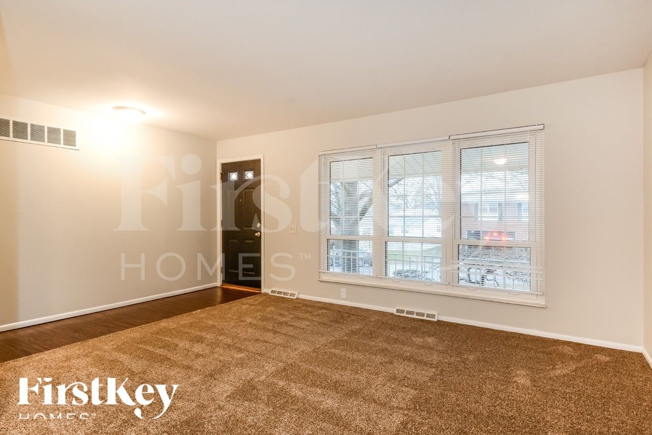 10522 Copperfield Dr - Photo 4 of 19