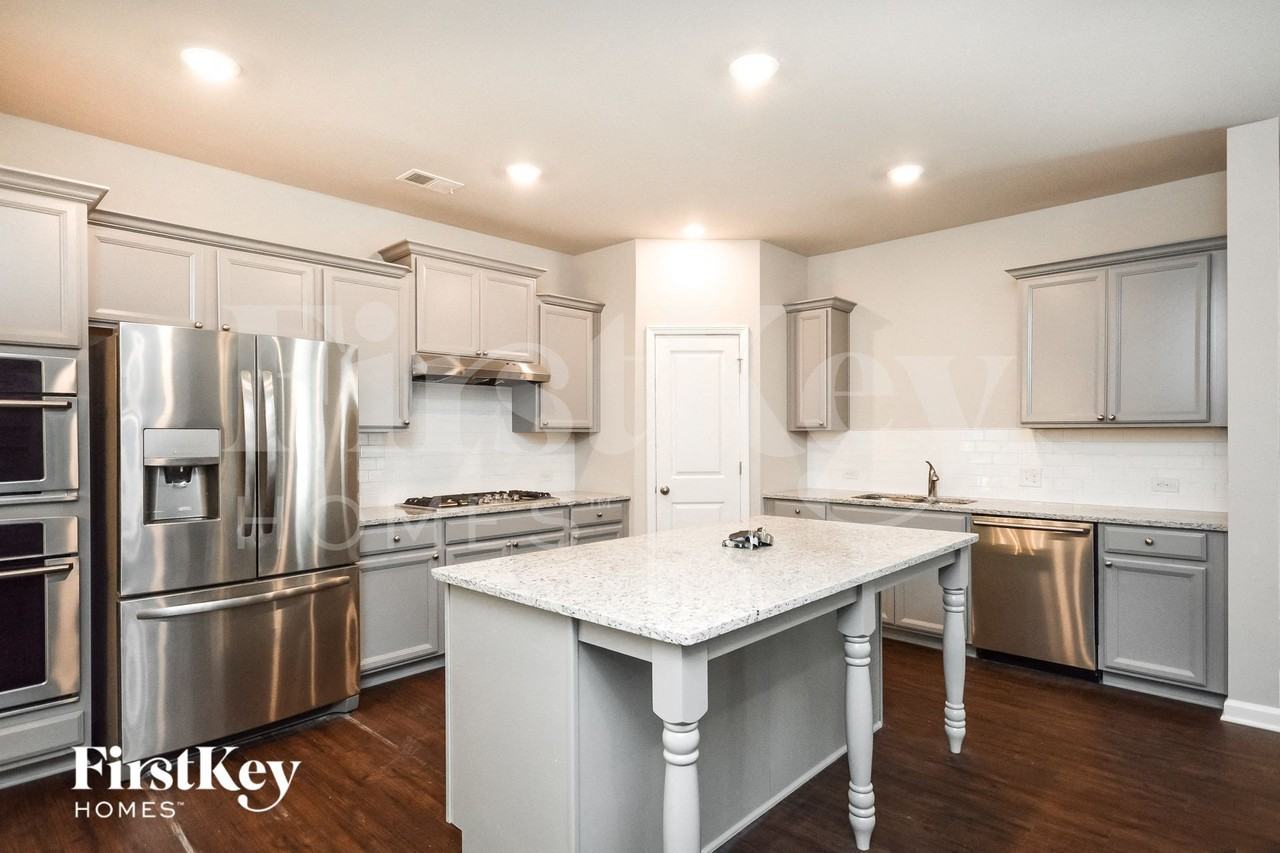 3644 Moon Crest Dr - Photo 4 of 15