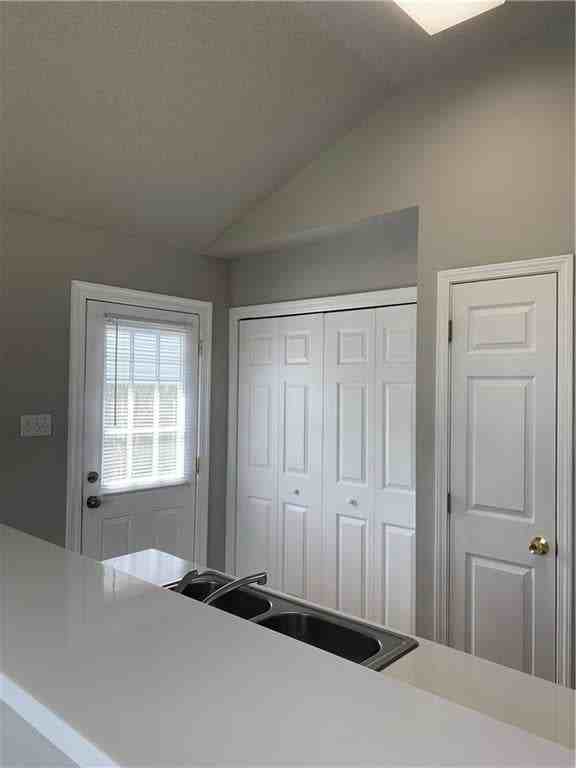 313 3rd St - Photo 3 of 33