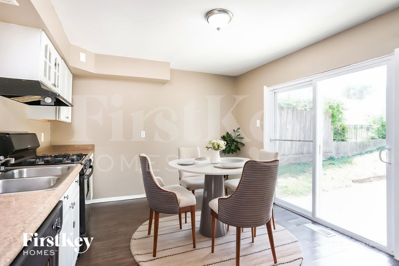 9963 Meadow Ave - Photo 6 of 19