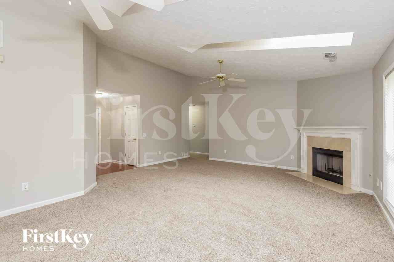 799 Avalon Forest Way - Photo 2 of 19