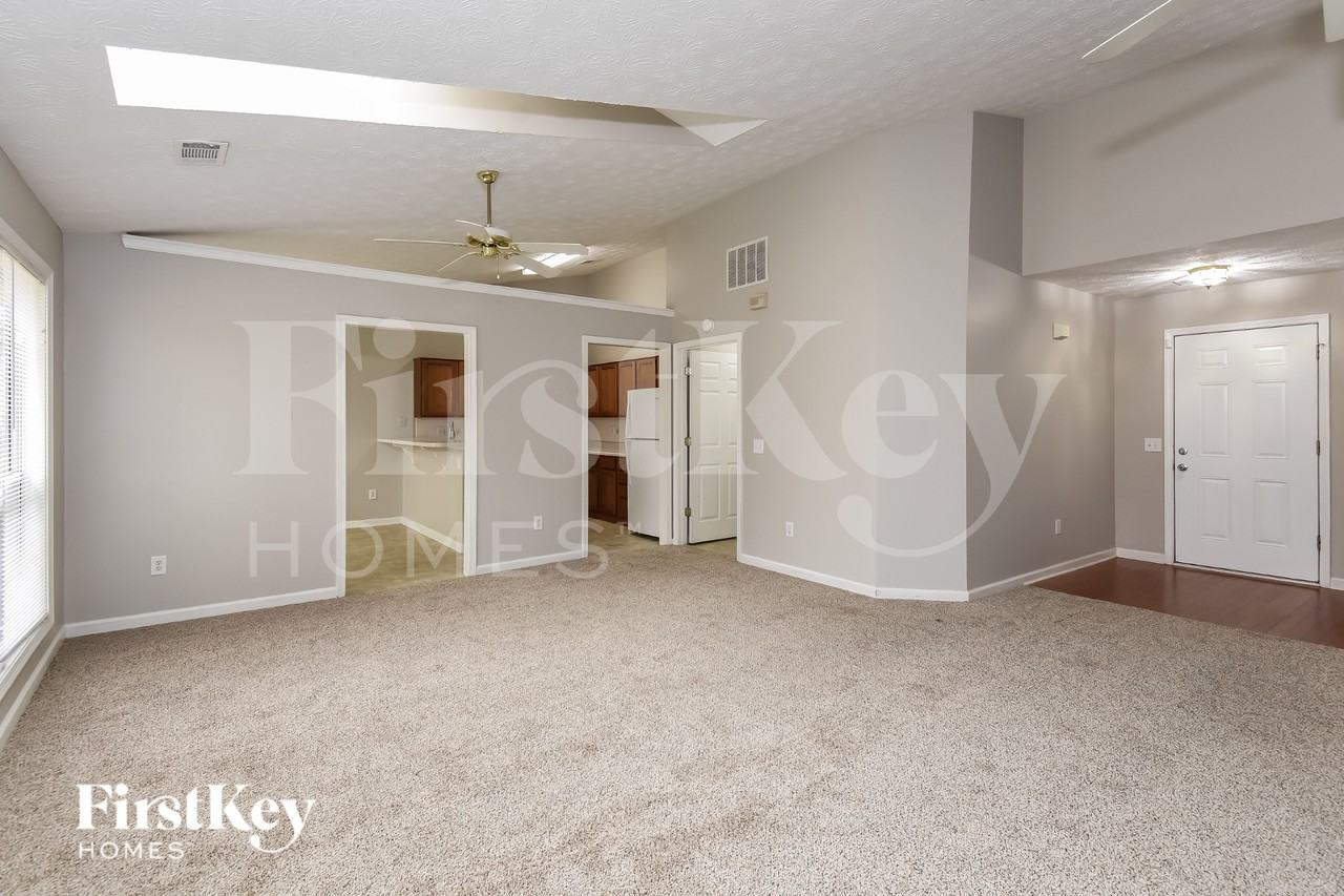 799 Avalon Forest Way - Photo 3 of 19