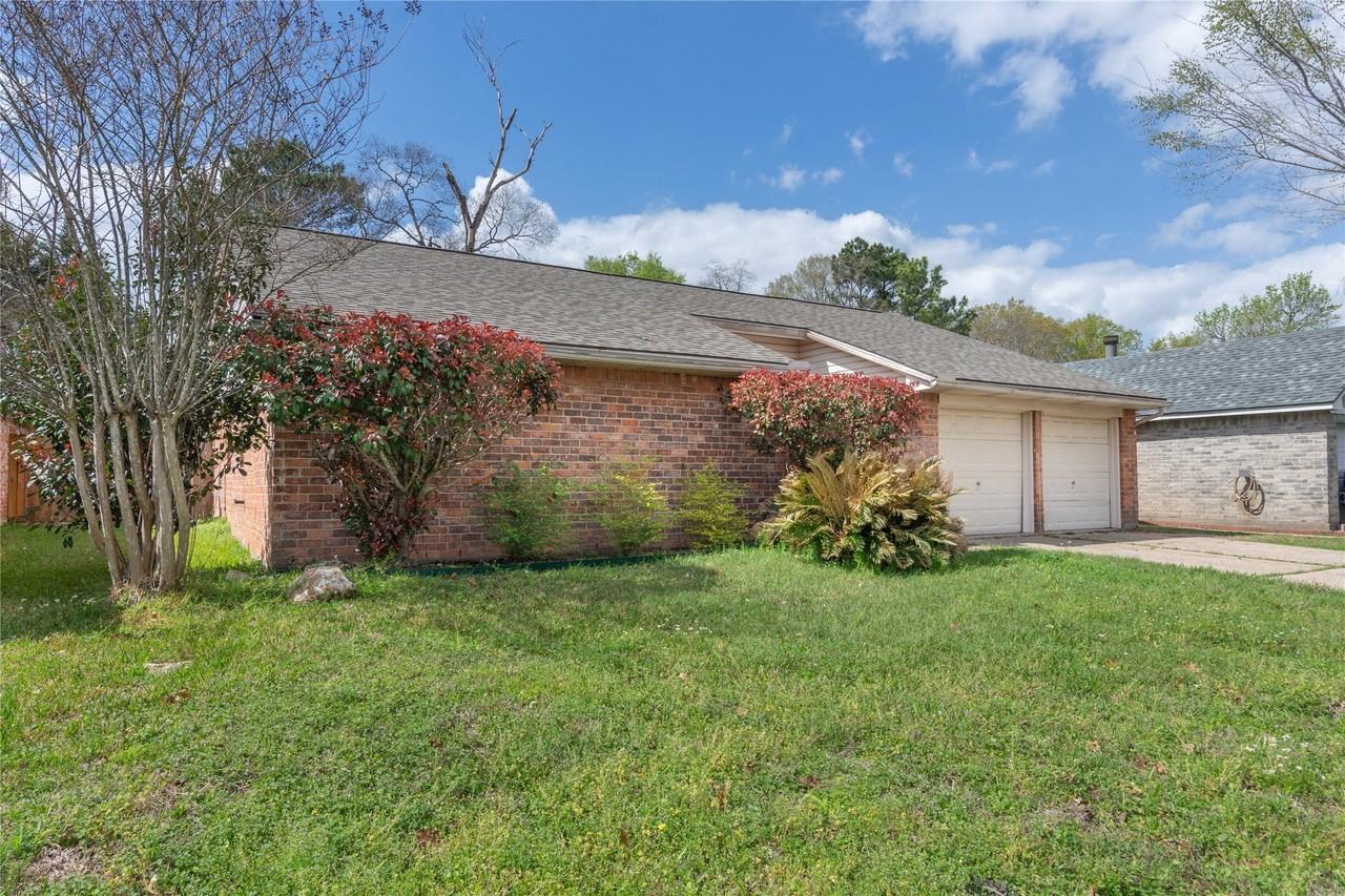 16962 Gleneagle Dr N - Photo 2 of 25