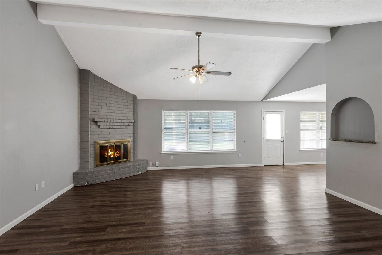 16962 Gleneagle Dr N - Photo 6 of 25