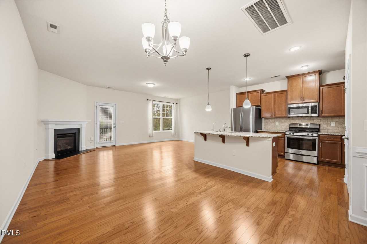 241 Durants Neck Ln - Photo 4 of 28