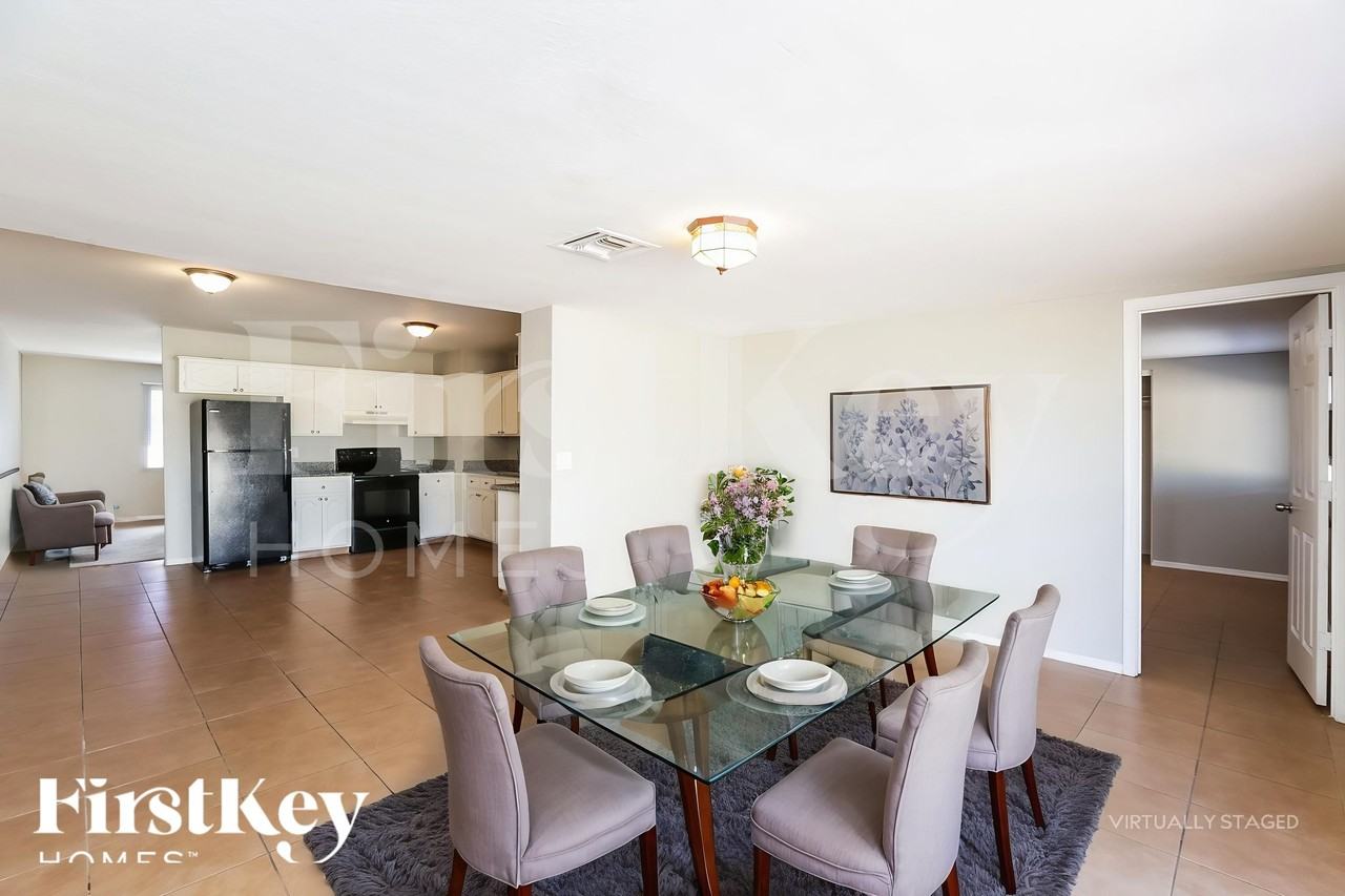 5214 S 44th Pl - Photo 7 of 18