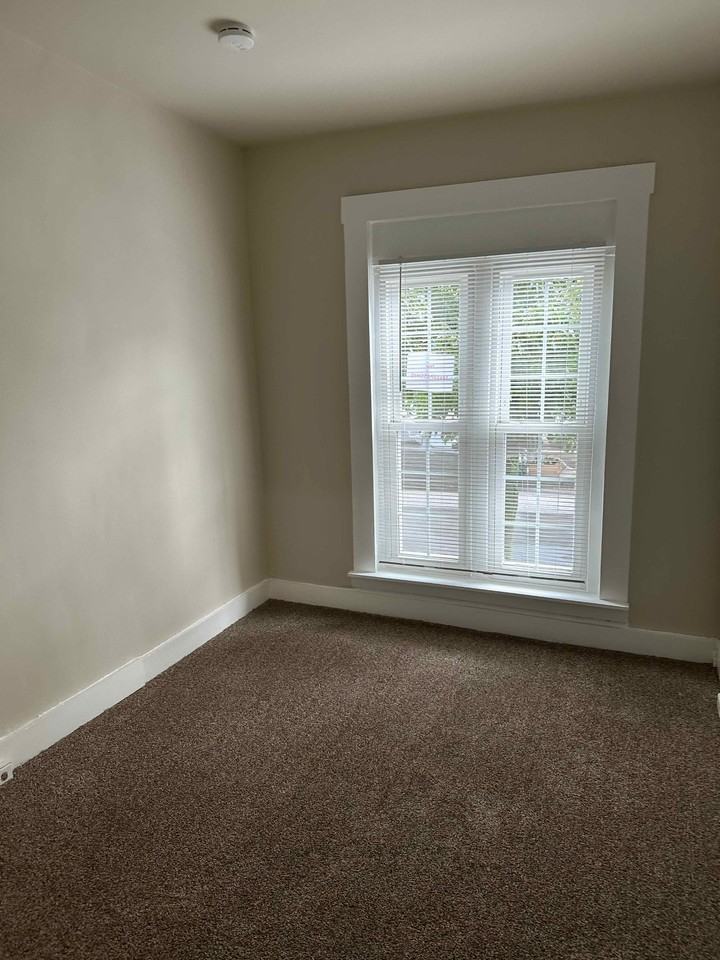 722 N Collington Ave - Photo 3 of 14