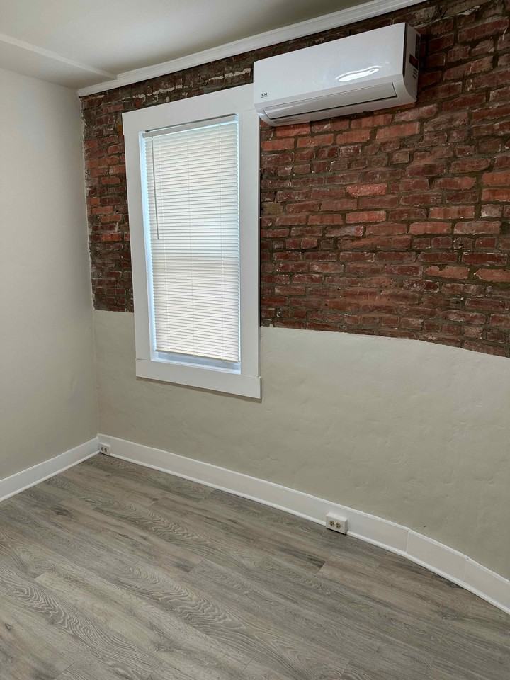 722 N Collington Ave - Photo 4 of 14