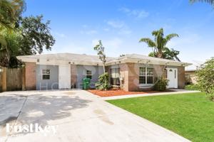 featured image of 438 Se Streamlet Ave