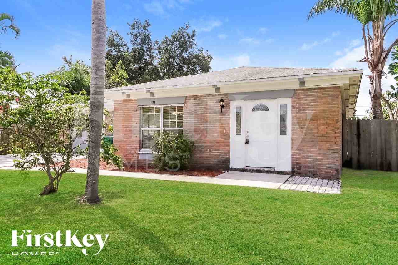 438 Se Streamlet Ave - Photo 3 of 18