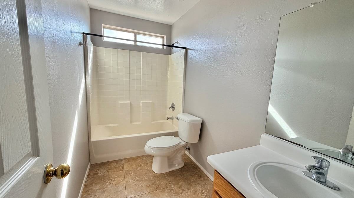 18850 N Toledo Ave - Photo 4 of 38