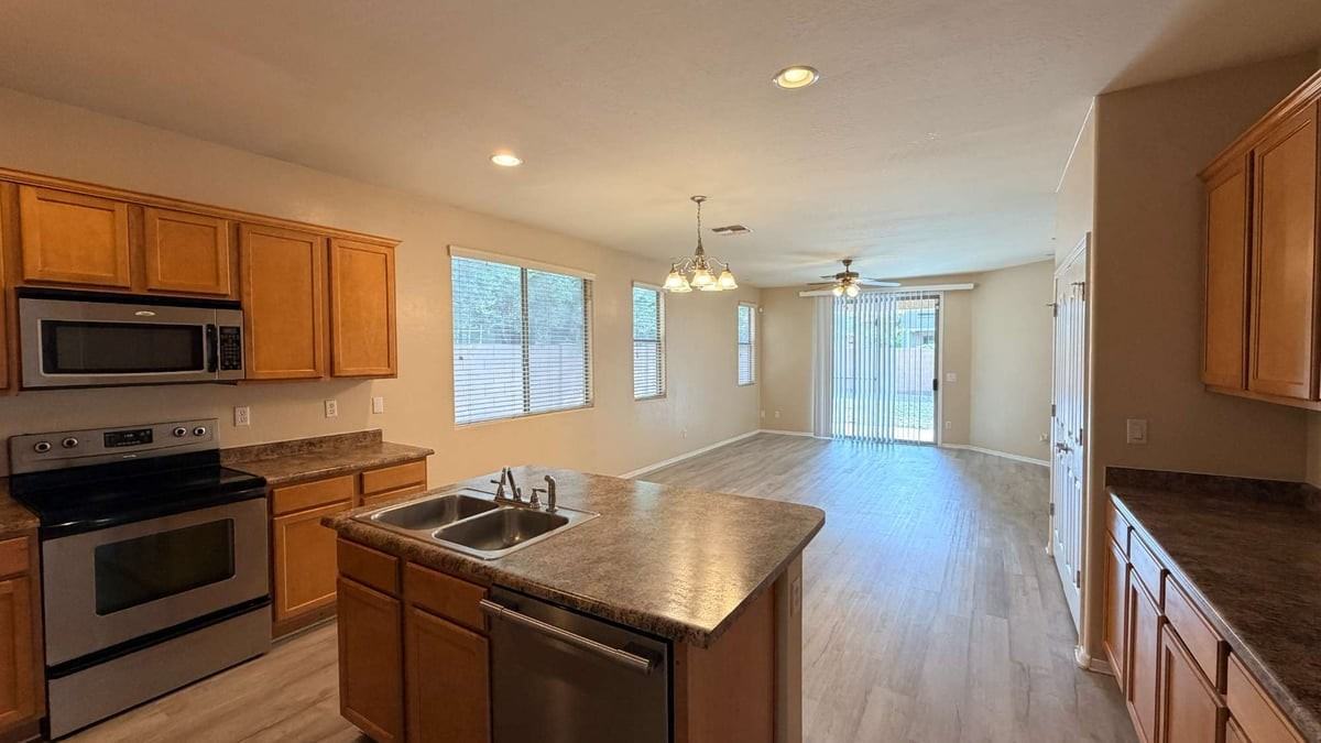 2739 E Canyon Creek Dr - Photo 7 of 46