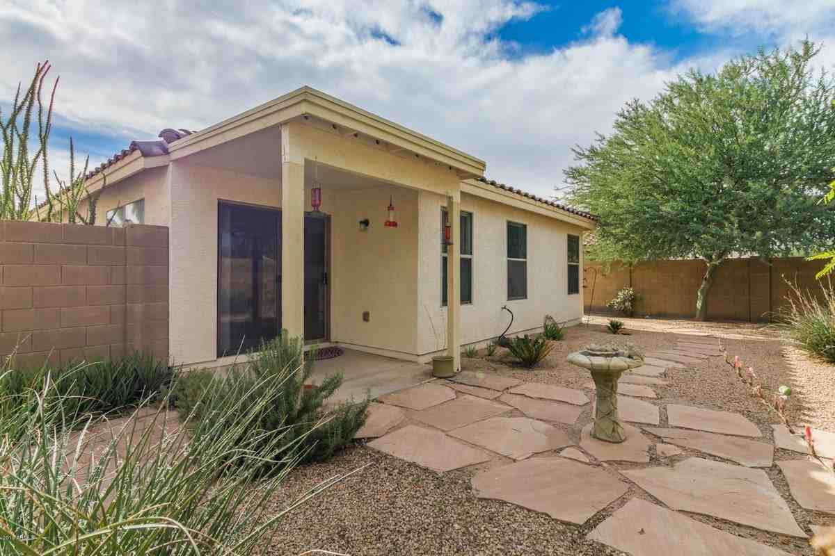 2856 E Augusta Ave - Photo 4 of 6