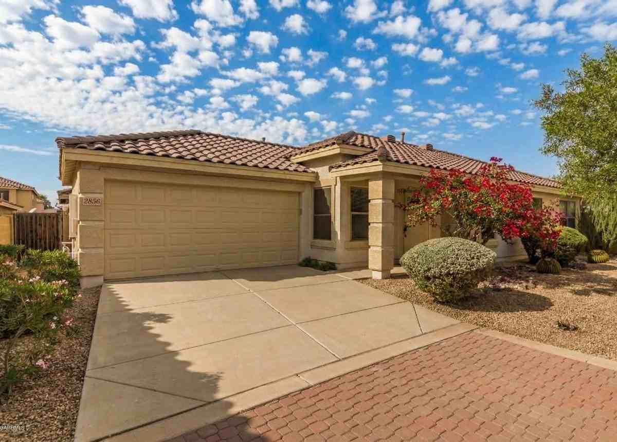 2856 E Augusta Ave - Photo 6 of 6