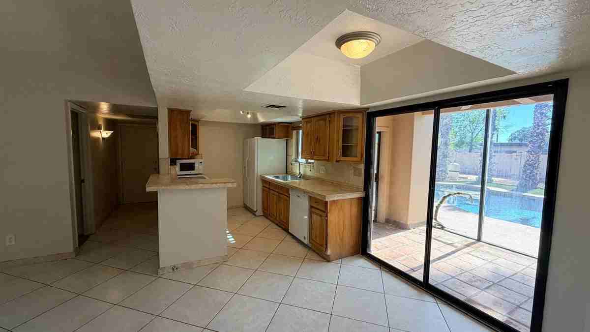 3809 E Sweetwater Ave - Photo 2 of 41