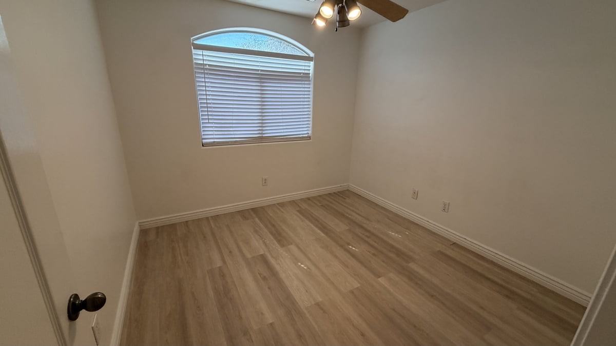 41716 W Sunland Dr - Photo 4 of 15