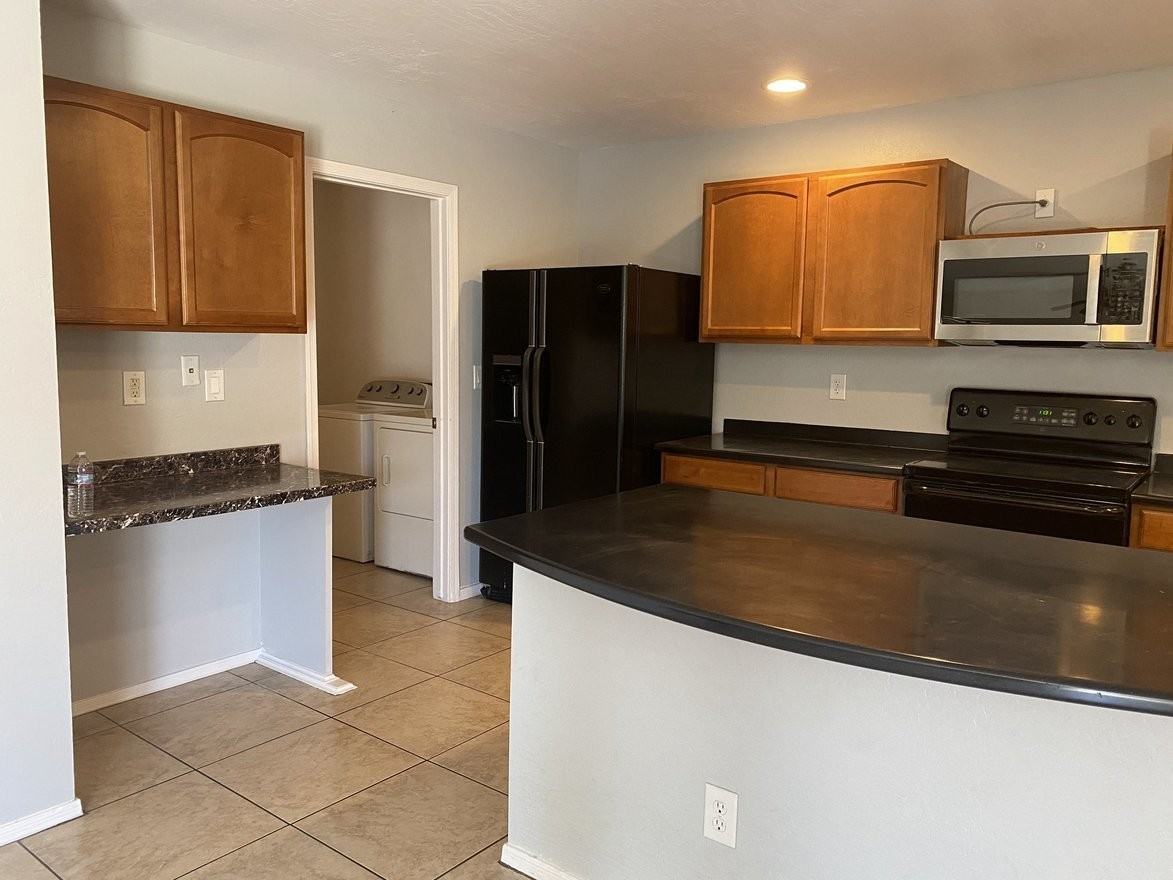 45501 W Guilder Ave - Photo 2 of 20