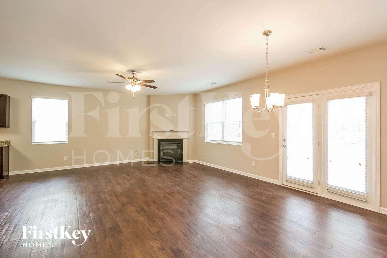 203 Hayes Park Dr - Photo 3 of 15