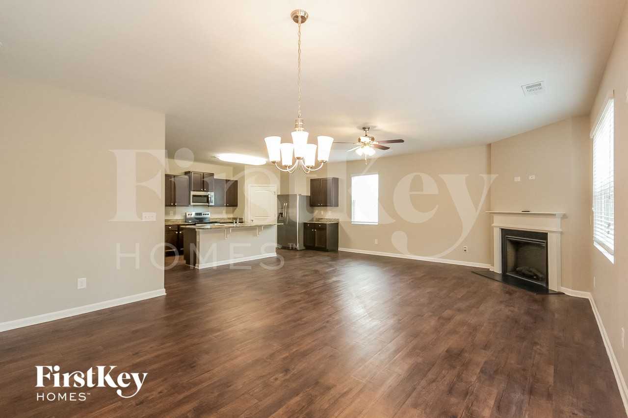 203 Hayes Park Dr - Photo 4 of 15