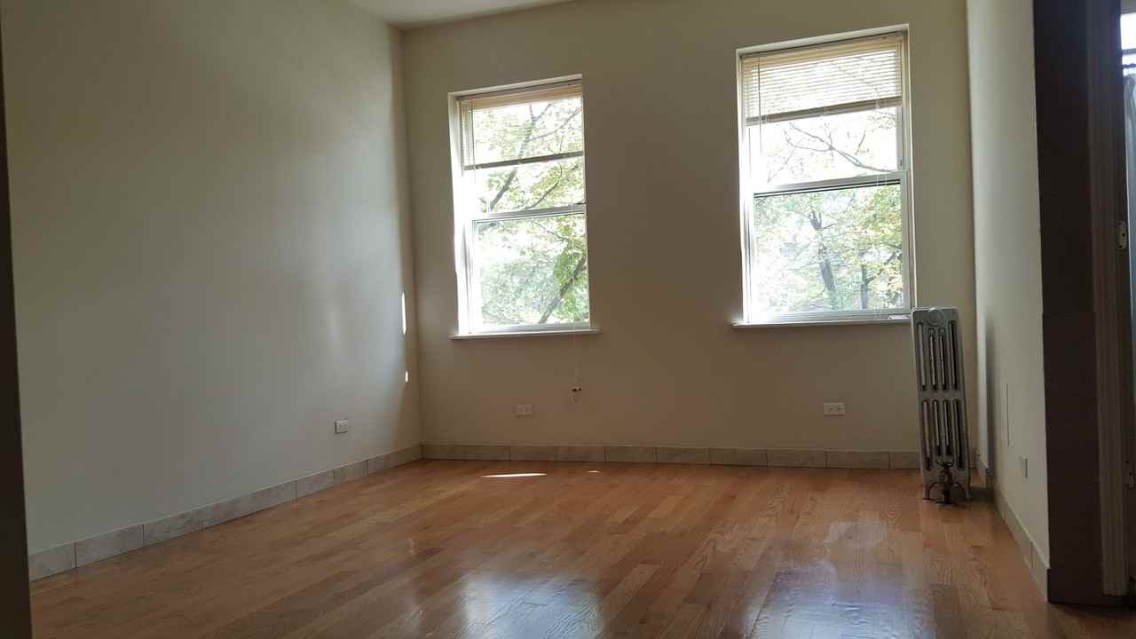 4764 N Virginia Ave #102 - Photo 2 of 4