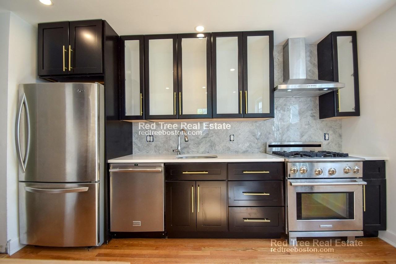 32 Cedar St - Photo 3 of 28