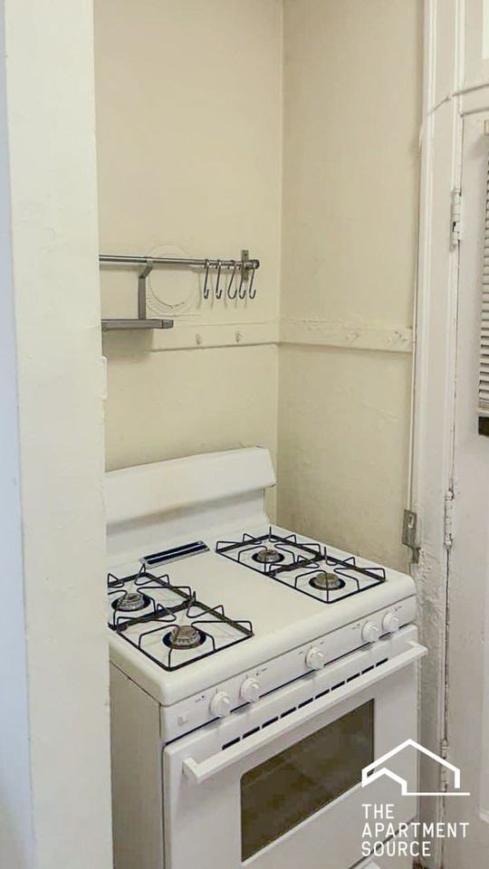 4604 West Winchester Ave. #1D - Photo 2 of 9