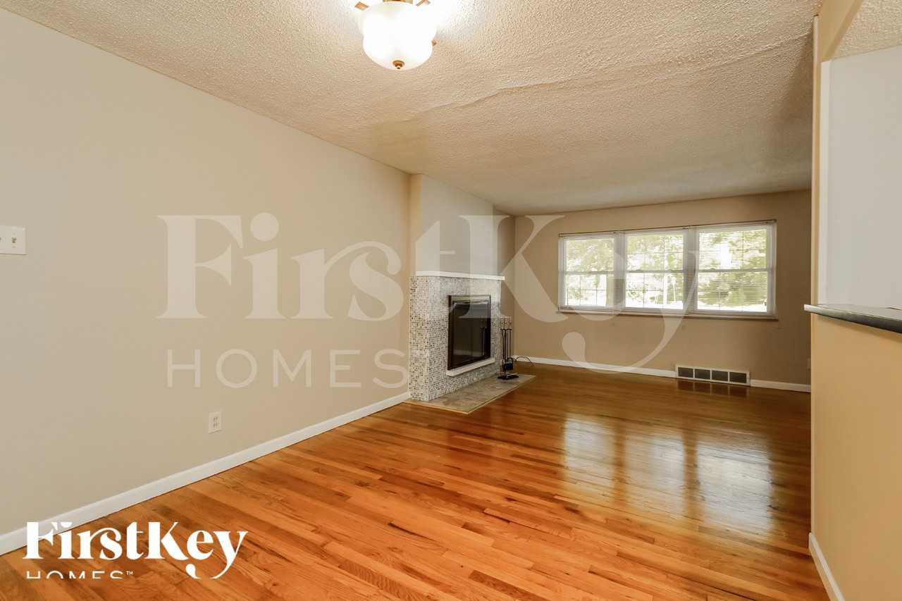 13420 Old Jamestown Rd - Photo 2 of 18