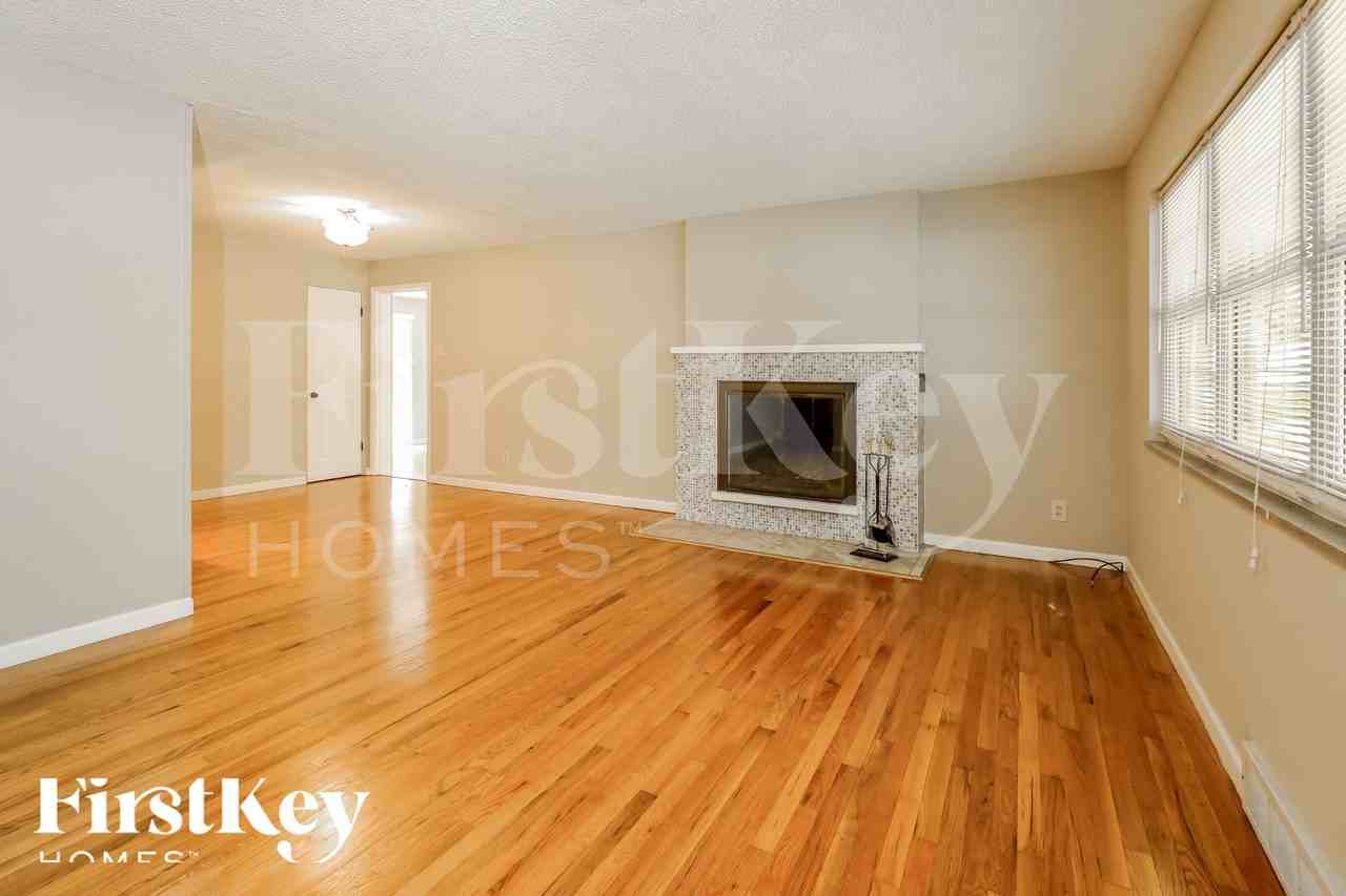 13420 Old Jamestown Rd - Photo 4 of 18