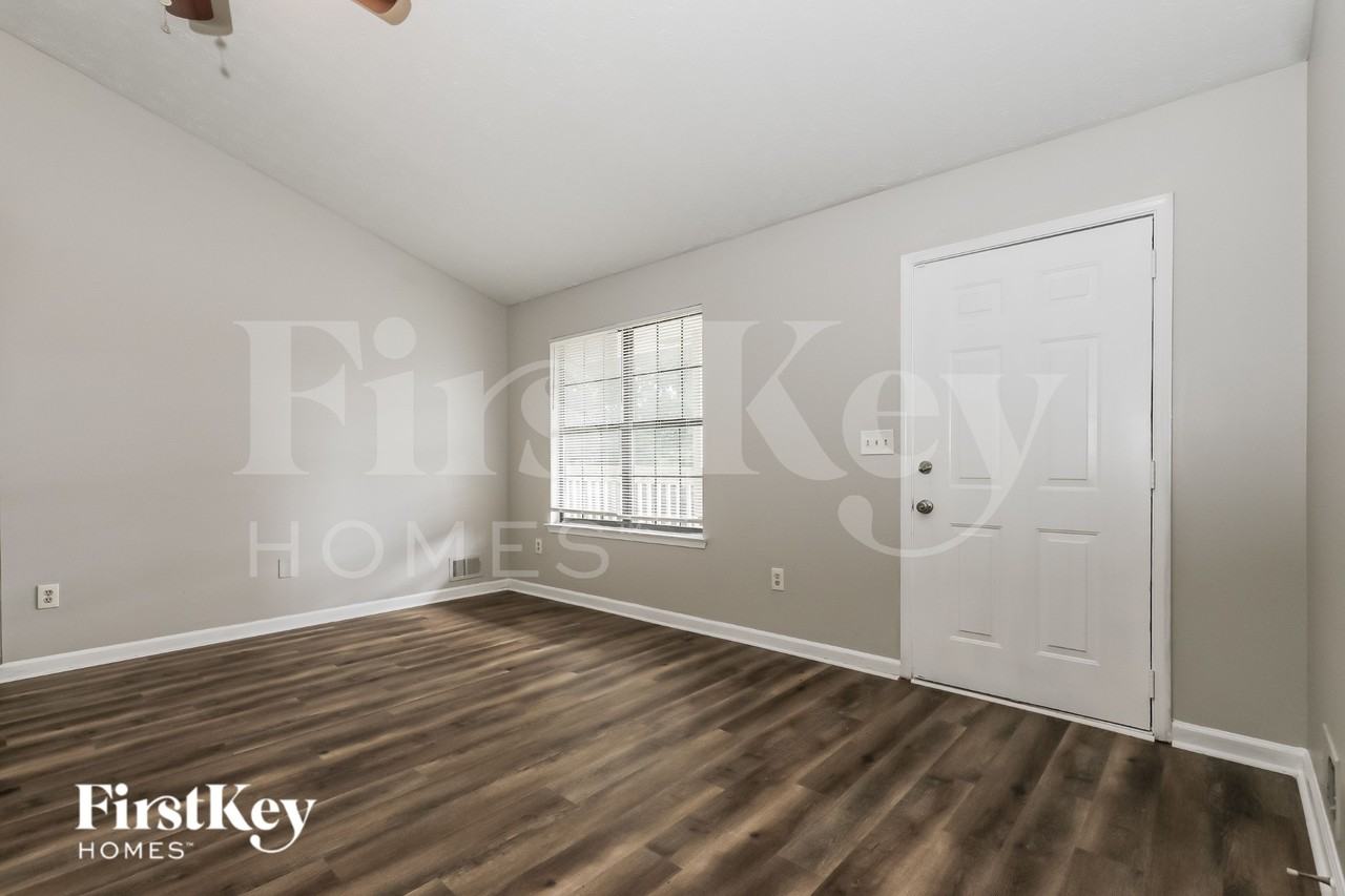 10485 Ace Ct - Photo 2 of 16