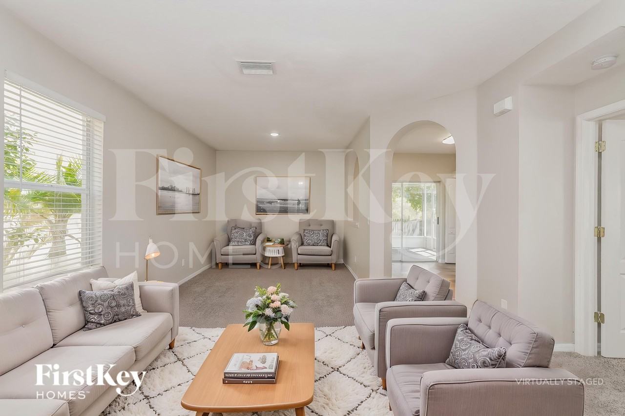 1044 Lake Shore Ranch Dr - Photo 4 of 18