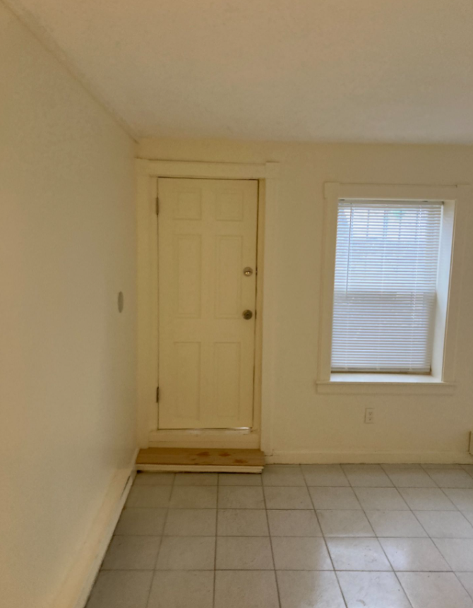 123 London St #B - Photo 3 of 9