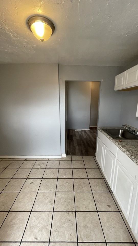 139 N Water Ave #2 - Photo 7 of 38