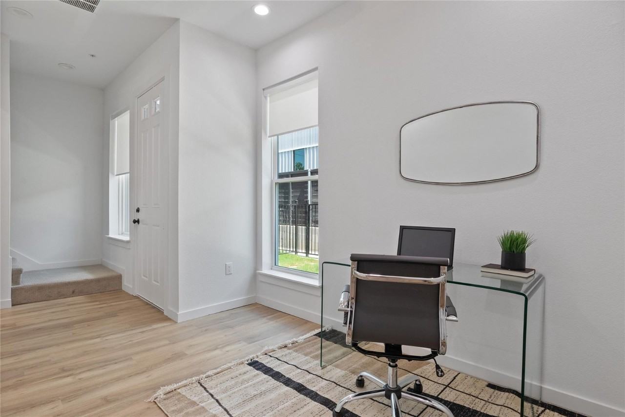 4308 Roseland Ave #106 - Photo 5 of 24