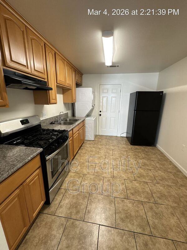 1613 E Douglas Ave - Photo 5 of 16