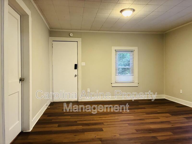 2554 Hemphill St - Photo 3 of 17