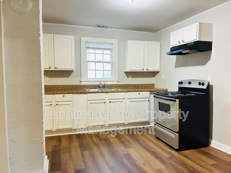 2554 Hemphill St - Photo 4 of 17