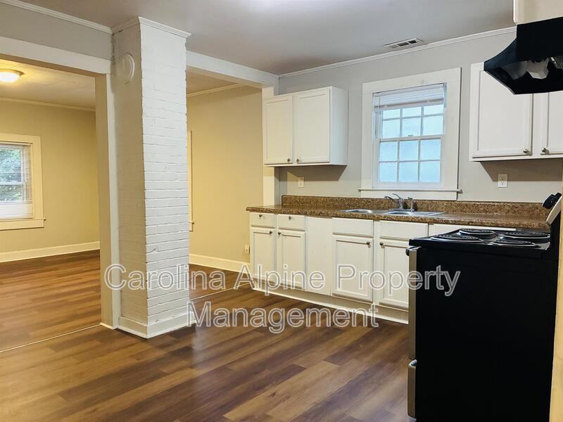 2554 Hemphill St - Photo 5 of 17