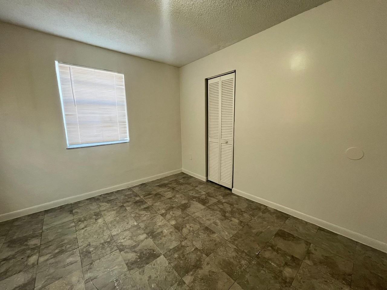 1801 Nw 2nd Ct - Photo 2 of 16