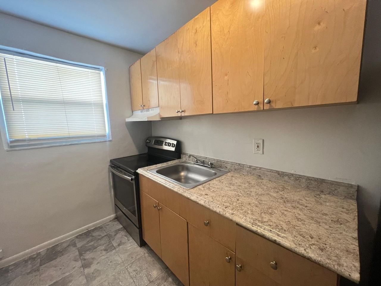 1801 Nw 2nd Ct - Photo 6 of 16