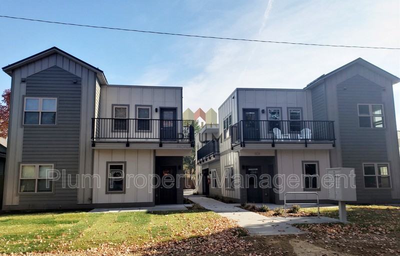 808 Prince St - Photo 2 of 15