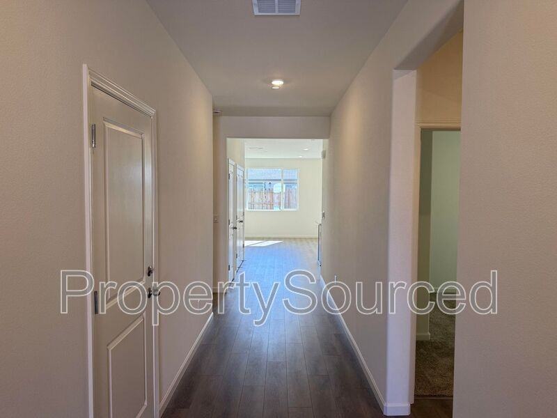 2454 Cortese St - Photo 6 of 41