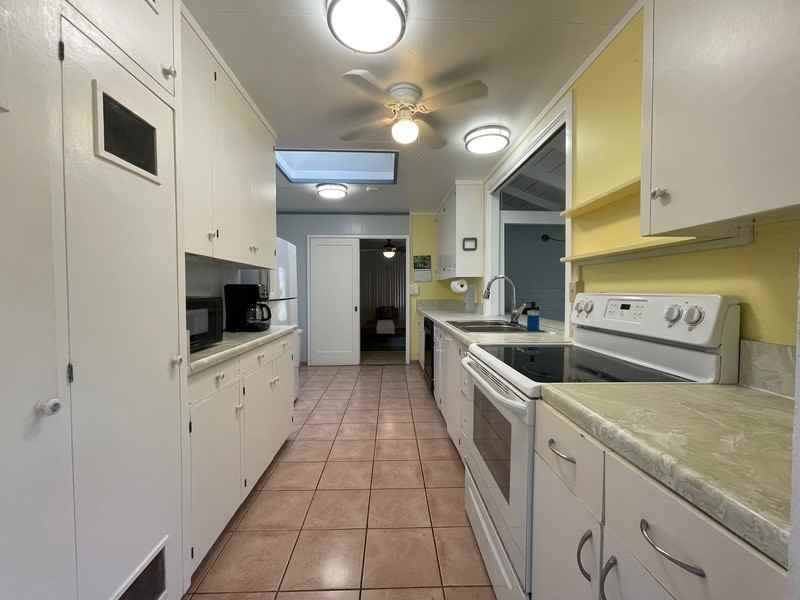 285 Kuupua St - Photo 2 of 23