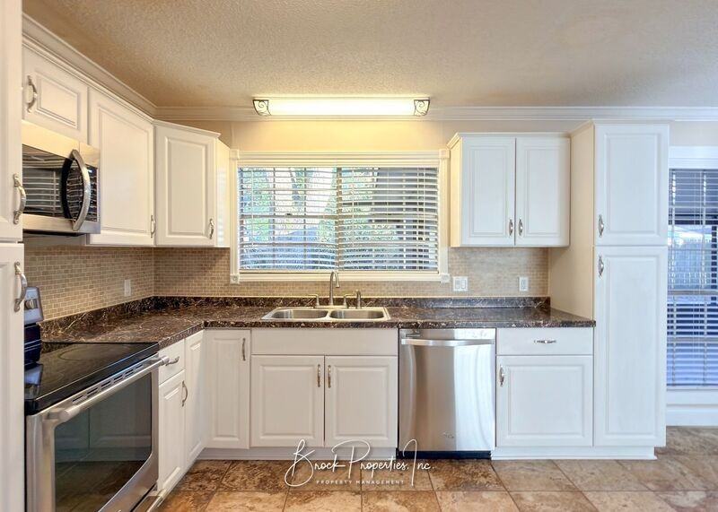 7865 Apollo Dr - Photo 7 of 38