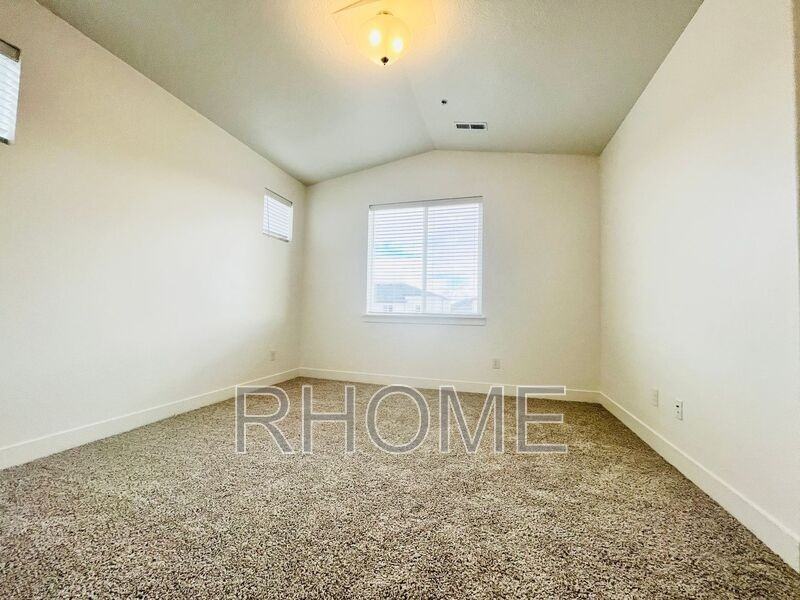 3715 Wn #K202 - Photo 6 of 12