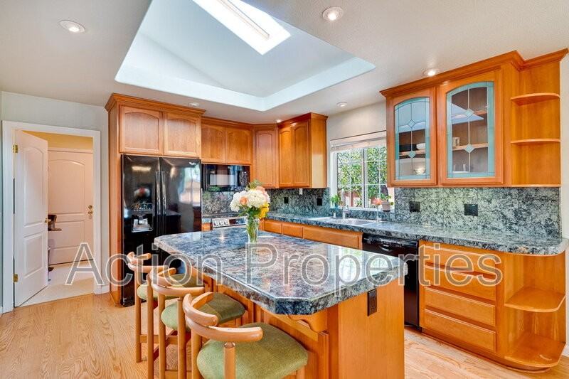 76 Mercy St - Photo 5 of 24