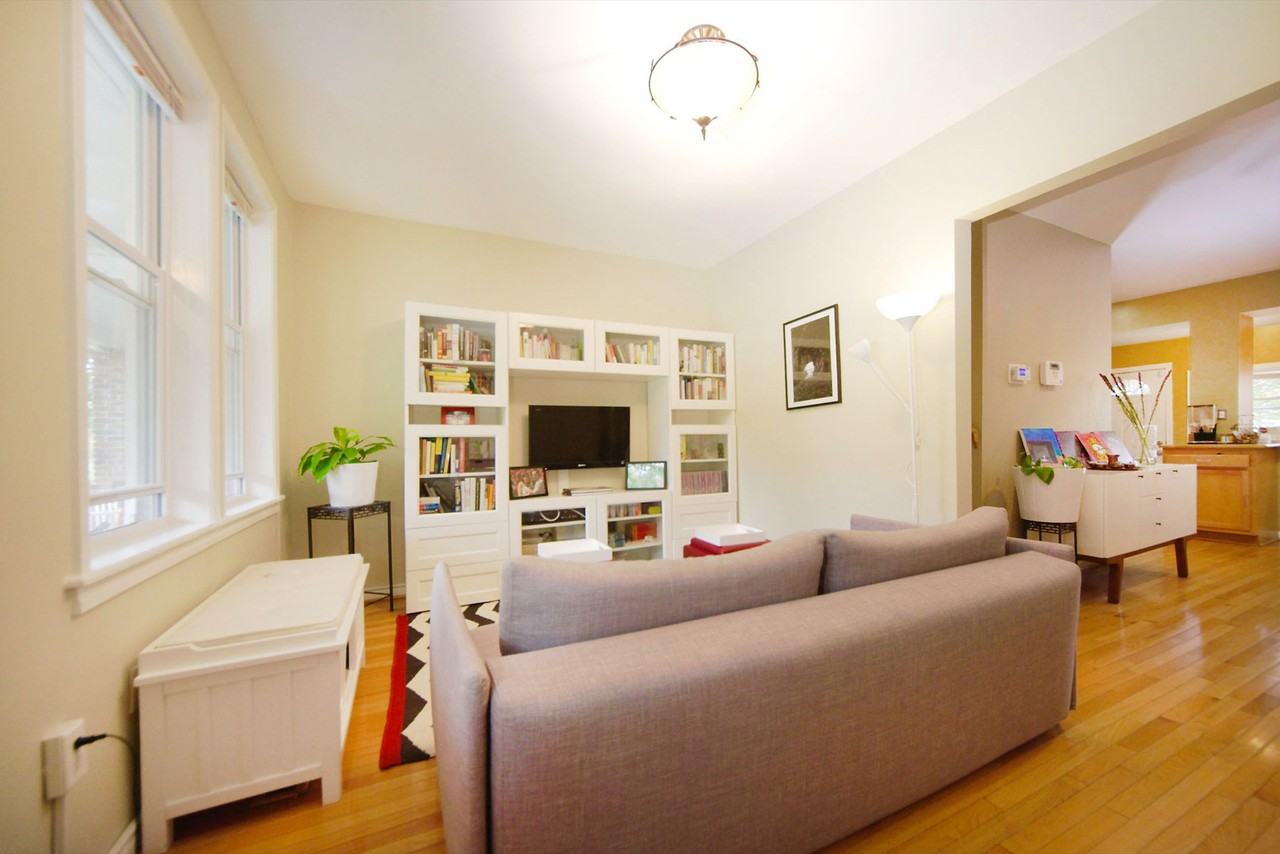 2309 3rd St Ne ##Ne - Photo 3 of 21